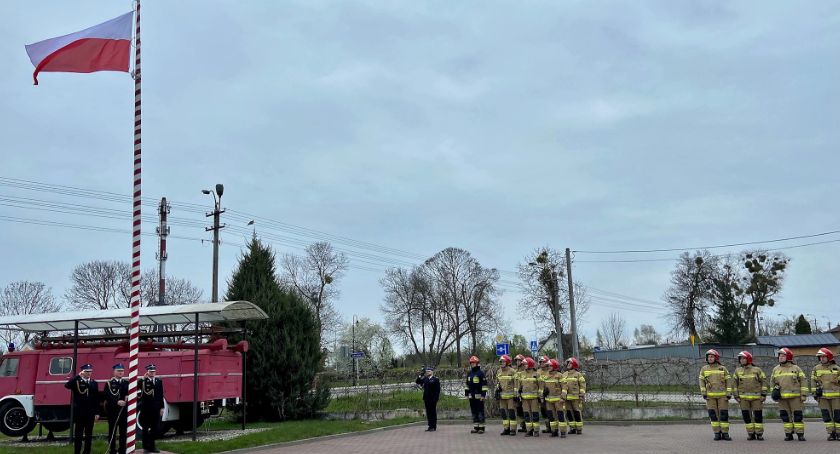 Uroczysta zmiana służby z okazji Dnia Flagi Rzeczypospolitej Polskiej