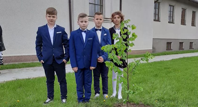 Sadzili drzewka z pobłogosławionych przez Ojca Świętego Franciszka nasion