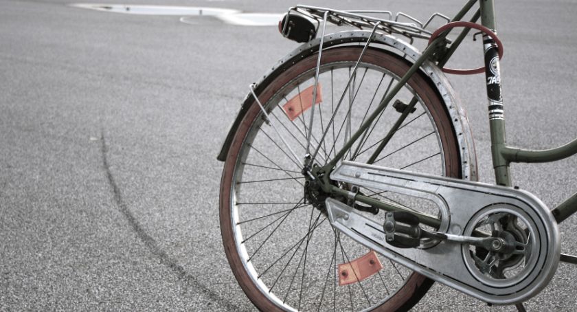 Nieporadny wykorzystał stojący pod sklepem rower