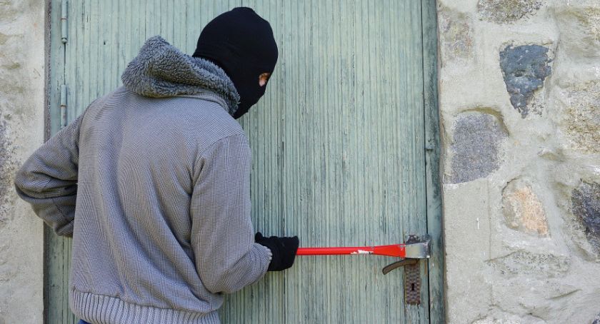 Sprawcy kradzieży zatrzymani. Okradali domki letniskowe i budynki gospodarcze
