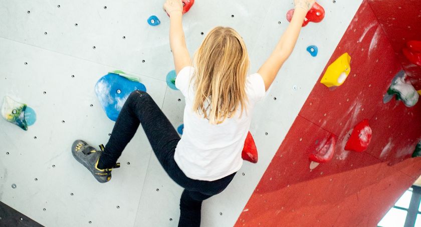 Miasto Przasnysz zbuduje ściankę wspinaczkową na hali sportowej przasnyskiej Trójki