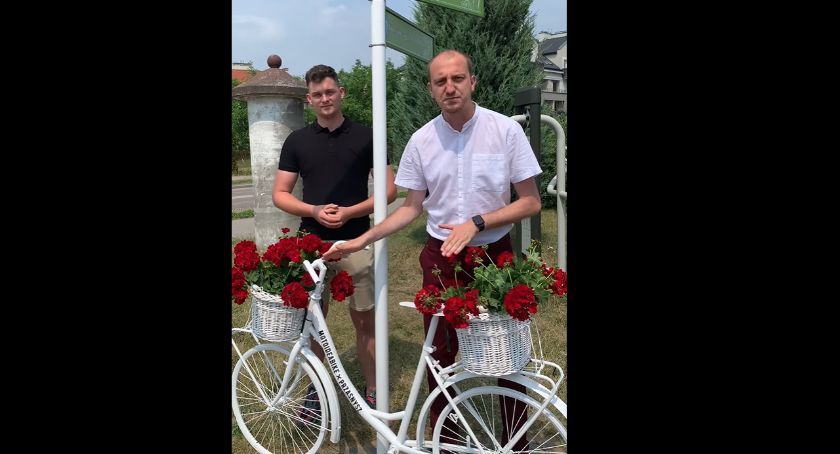 Rowerowe Informatory Miejskie. Ruszył montaż [Wideo]