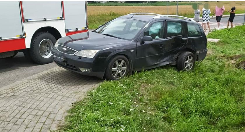 Kolejny wypadek w Krzynowłodze Małej. Poszkodowani zostali przewiezieni do przasnyskiego szpitala