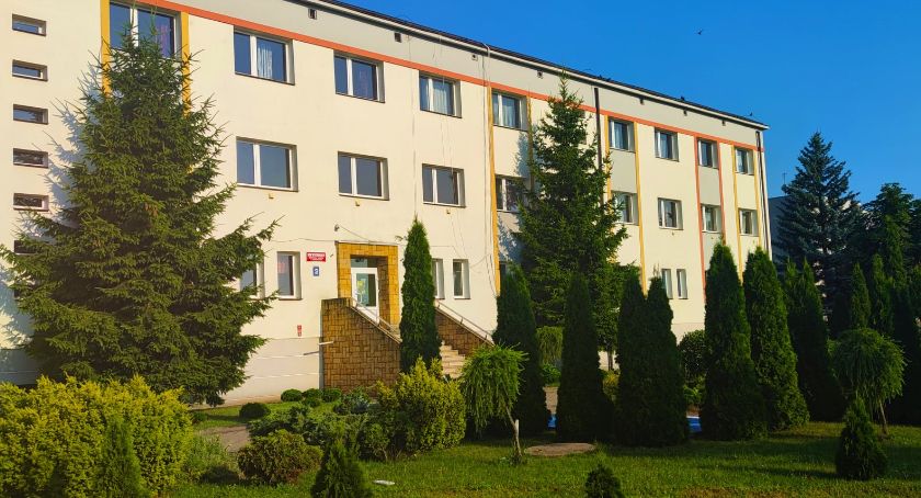 Powiat Przasnyski poszukuje wykonawcy remontu internatu Zespołu Szkół Powiatowych w Chorzelach