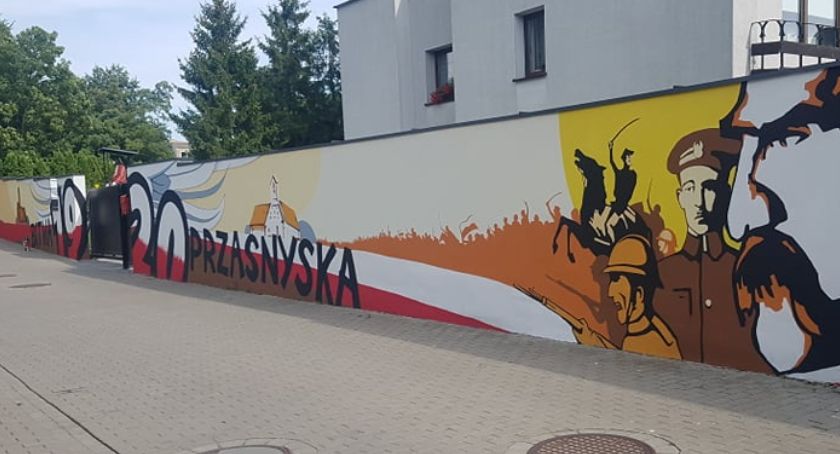 Na Przechodniej w Przasnyszu powstał historyczny mural. Można już go podziwiać [Zdjęcia]