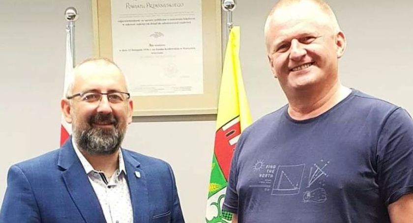 Spotkanie Starosty Przasnyskiego z Panem Pawłem Stawickim - koordynatorem lokalnych akcji krwiodawstwa