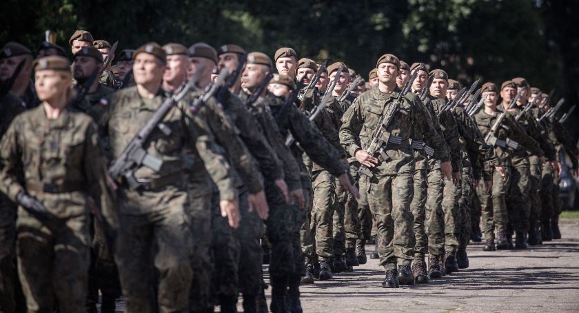 „Ja żołnierz Wojska Polskiego, przysięgam…” 66 żołnierzy 5 Mazowieckiej Brygady Obrony Terytorialnej złożyło przysięgę wojskową