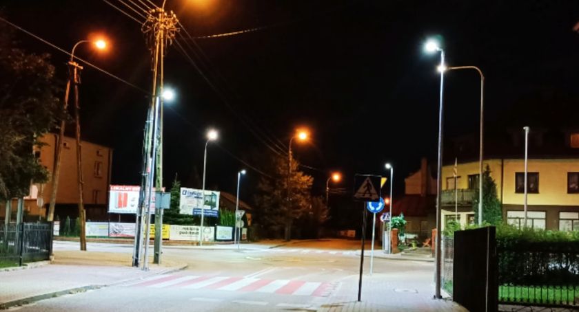 Przejścia dla pieszych przy małym rondzie zostały doświetlone