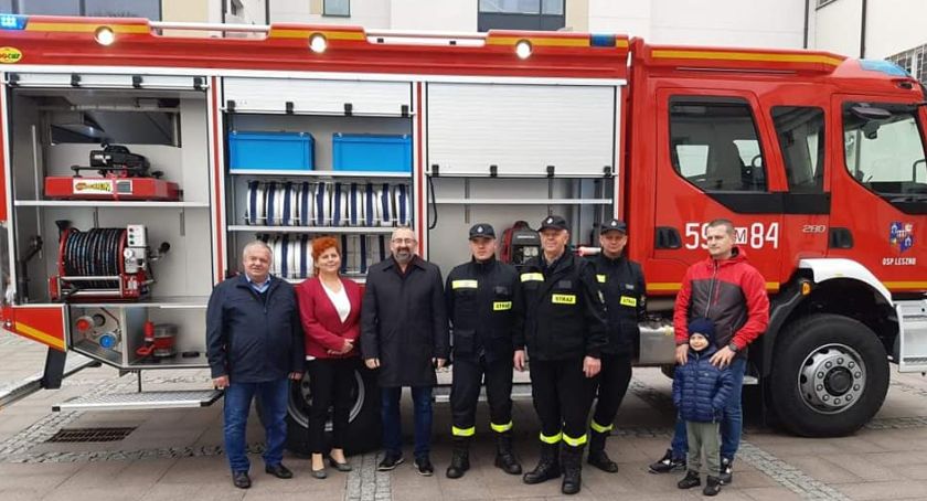 Nowy wóz strażacki dla OSP Leszno
