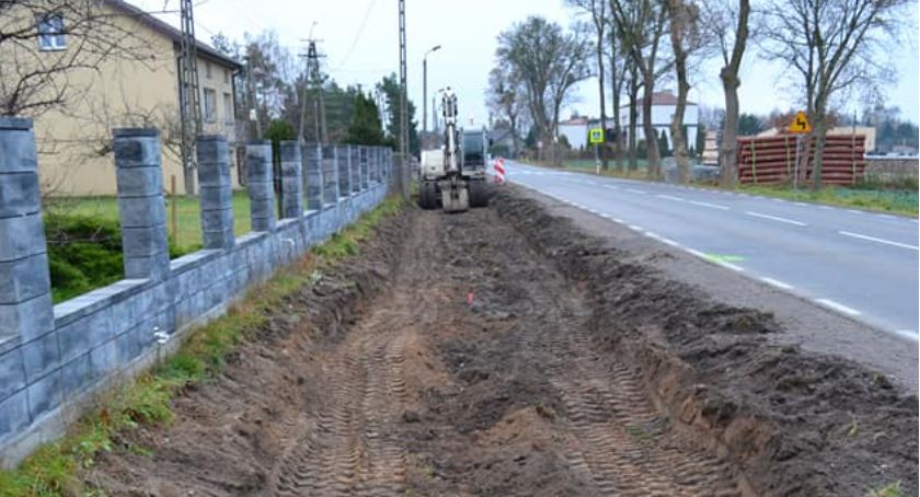 Ruszyła budowa chodników w Bogatem