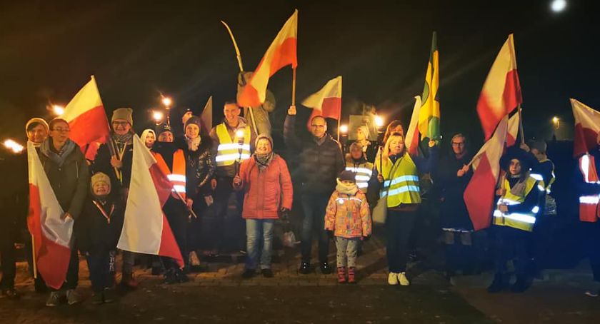 W Żelaznej Rządowej przeszedł Marsz Niepodległości [wideo]
