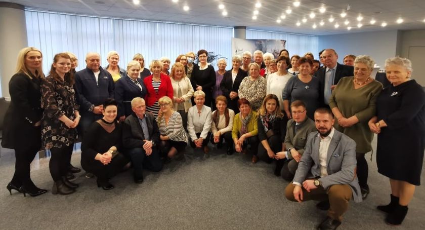 Marianna Sobieraj - reprezentantka seniorów z Gminy Czernice Borowe na debacie w Ciechanowie