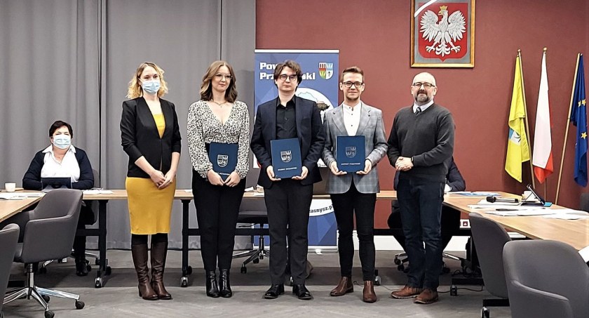 Stypendia dla najbardziej uzdolnionych studentów z terenu powiatu przasnyskiego przyznane!