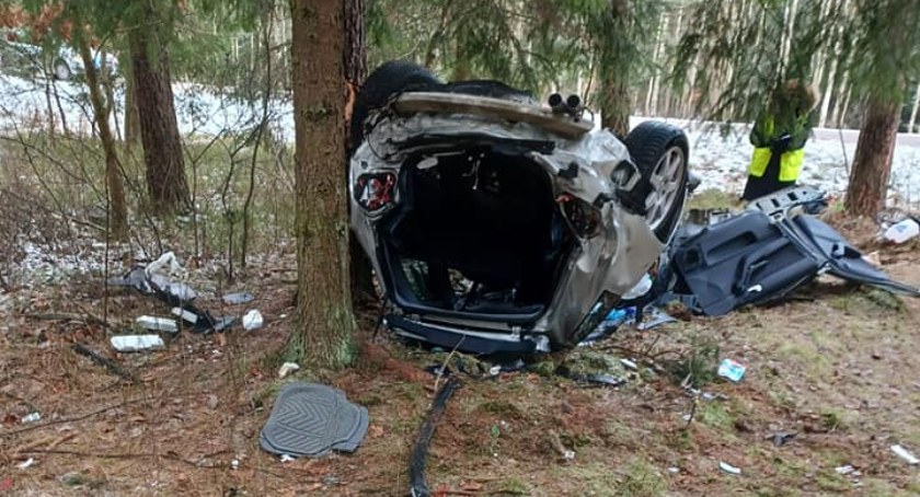 Wypadek na trasie Szla - Jednorożec. Wezwano Lotnicze Pogotowie Ratunkowe [AKTUALIZACJA]