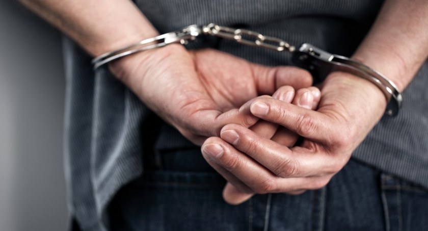 24-latek tymczasowo aresztowany za obrót, handel i posiadanie znacznej ilości narkotyków