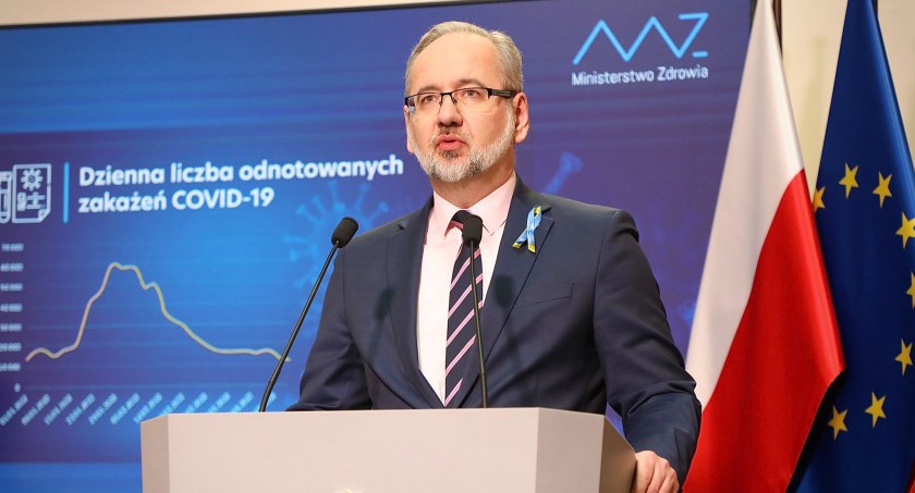 Z ostatniej chwili: Minister Zdrowia podał termin zniesienia obowiązku noszenia maseczek