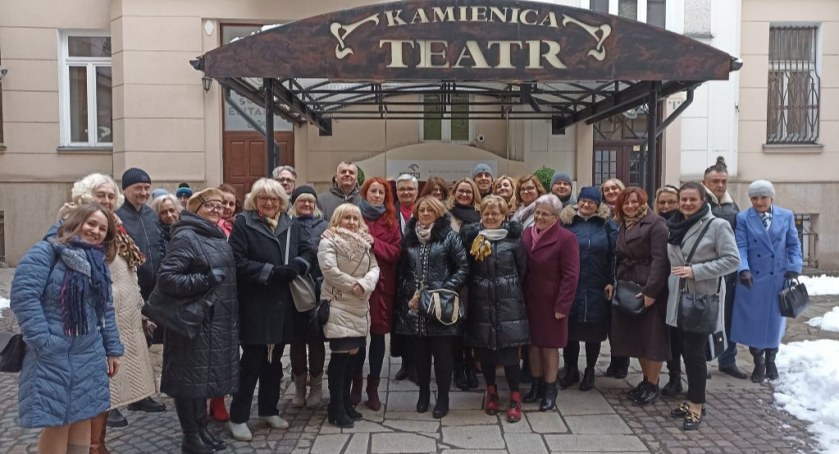 Przasnyscy czytelnicy na spektaklu teatralnym w Warszawie