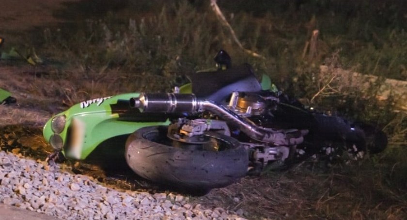 Kierował motocyklem w stanie nietrzeźwości i bez uprawnień. 34 latek trafił do szpitala