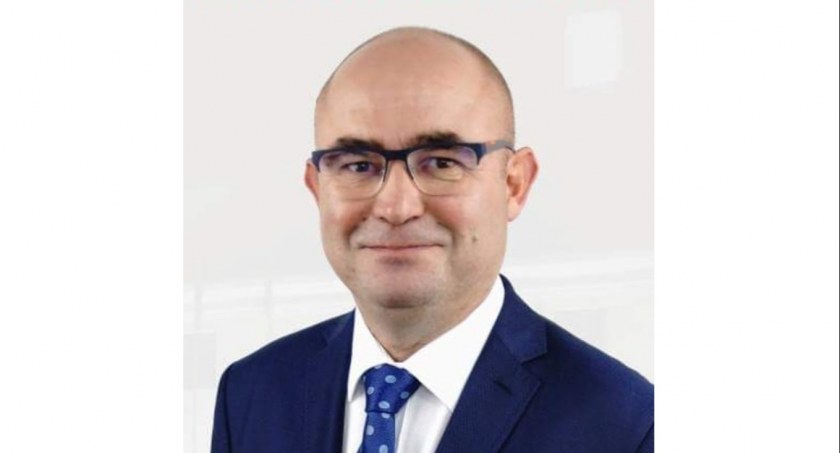 Piotr Kołakowski wybrany przez komisję na dyrektora LO im. KEN