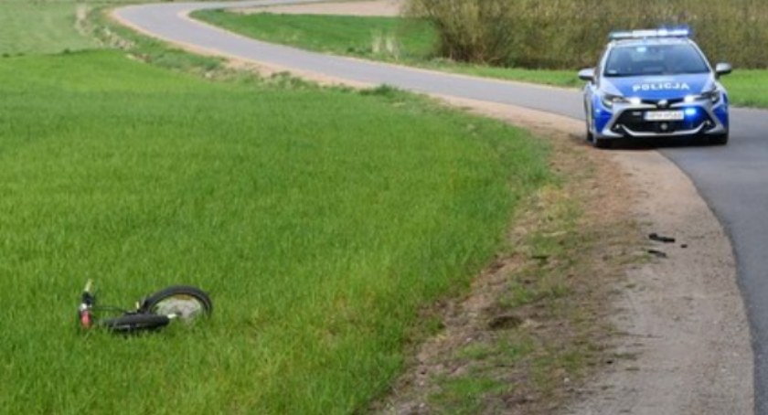 13-latek na motorowerze potrącił 5-letnią dziewczynkę i uciekł z miejsca zdarzenia. Jako pierwszy pomocy dziecku udzielał dzielnicowy