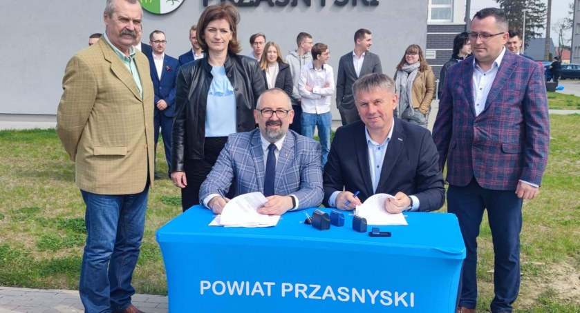 Powiat Przasnyski wybuduje kompleks odkrytych basenów przy ZSP w Przasnyszu! Podpisano umowę z Wykonawcą inwestycji