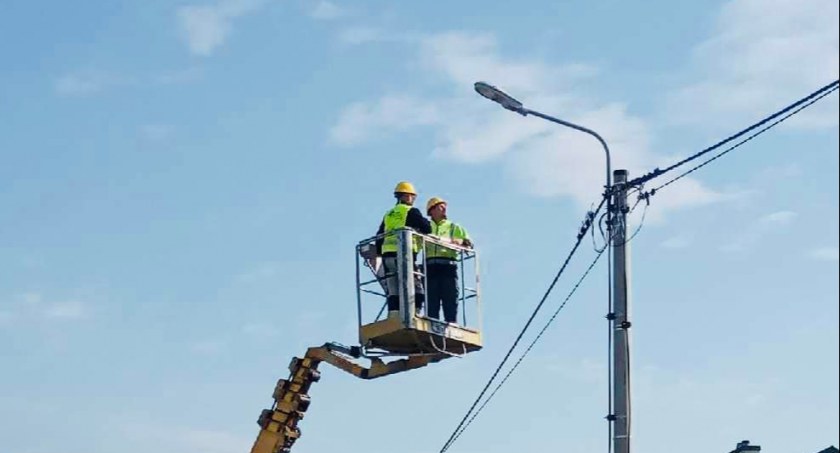 Miasto rozpoczęło wyminę opraw oświetlenia ulicznego na LED-owe