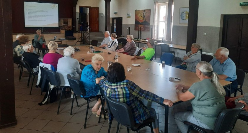 Seniorzy z Bogatego poznali drogocenne właściwości ziół