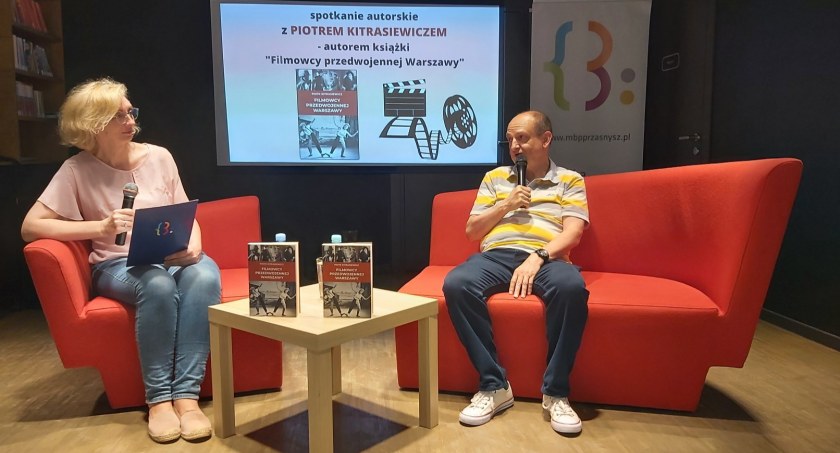 Zgłębił dzieje polskiego kina przedwojennego. Piotr Kitrasiewicz w Miejskiej Bibliotece