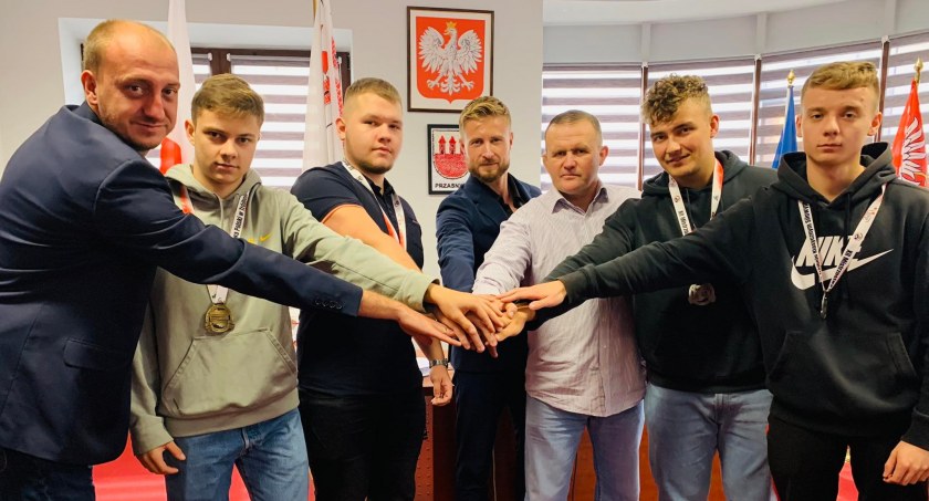 Przasnyscy trójboiści z medalami 