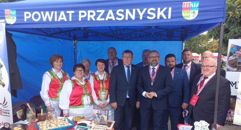 Przedstawiciele Powiatu Przasnyskiego Wdzięczni Polskiej Wsi
