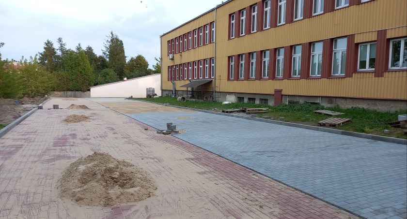 Parking przy Powiatowym Urzędzie Pracy prawie gotowy