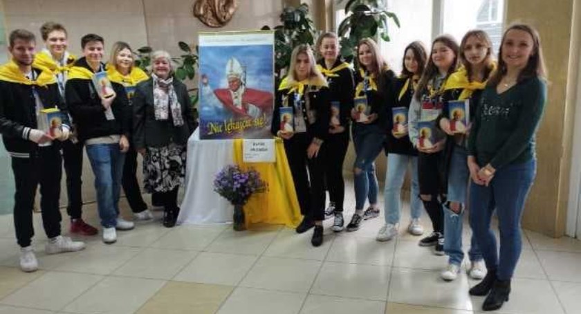 Uczniowie ZSP zbierali fundusze dla podopiecznych Fundacji Dzieło Nowego Tysiąclecia