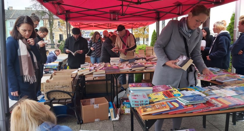 Nie ustępują w działaniach i wciąż wytrwale pomagają. Za nami kolejna charytatywna akcja, czyli kiermasz dobrej książki