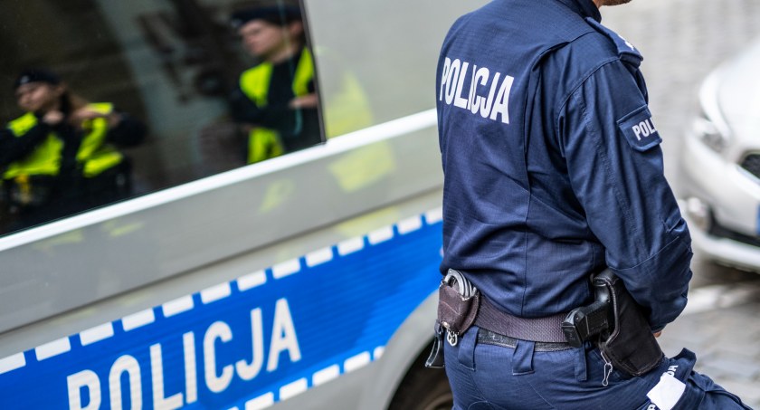 23 latek kierował Peugeotem w stanie nietrzeźwości i z sądowym zakazem