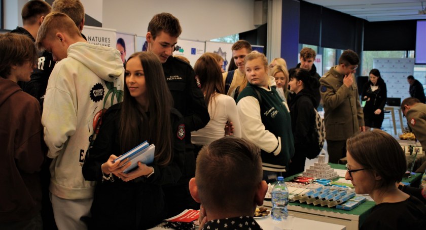 Targi Pracy w Edukacyjnym Inkubatorze Przedsiębiorczości w Zdziwóju