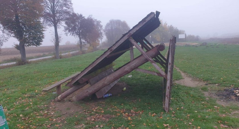Akt wandalizmu w Karwaczu. Sprawcy poniosą konsekwencje za swój czyn.