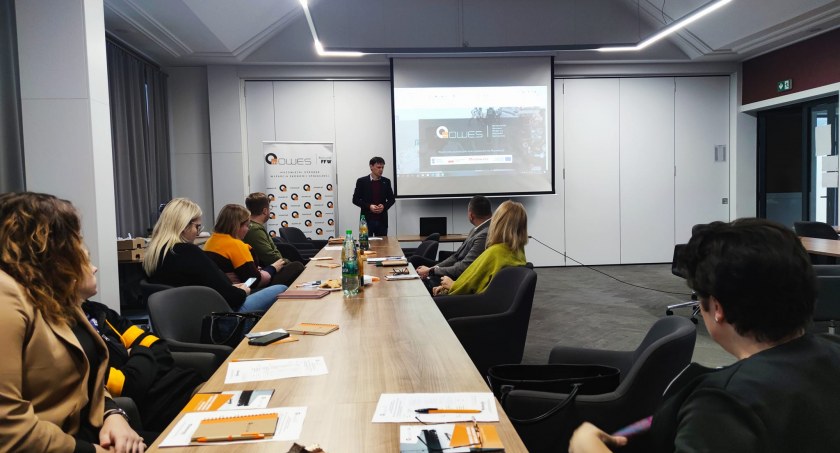 Seminarium Deinstytucjonalizacja usług społecznych - szanse i wyzwania w Centrum Aktywizacji Biznesu przasnyskiego starostwa