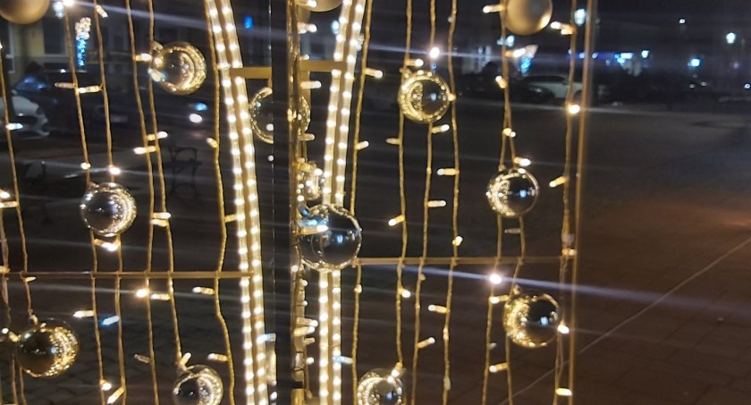 Świąteczne iluminacje rozbłysły na Rynku Miejskim 