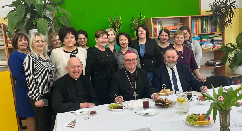 Wizytacja Biskupa Płockiego Szymona Stułkowskiego w parafii Bogate