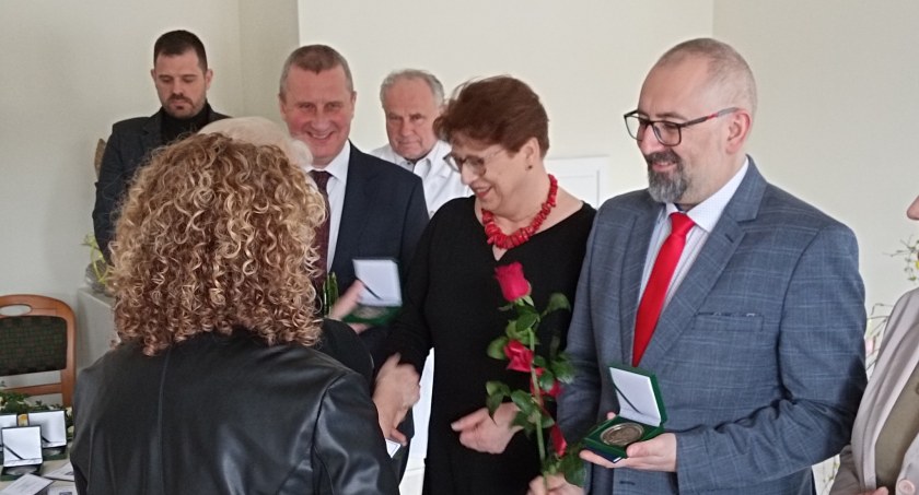 Starosta Przasnyski Krzysztof Bieńkowski uhonorowany Medalem „Zasłużony dla Szpitala w Przasnyszu