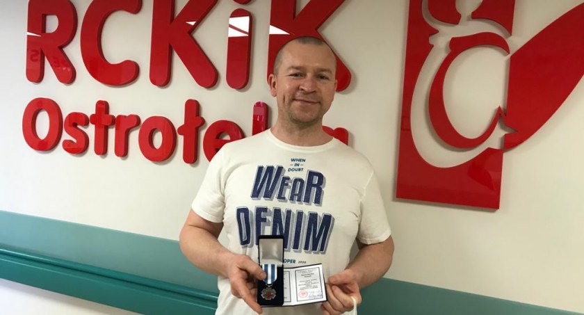 st.ogn. Marek Jeznach odznaczony odznaką Honorowy Dawca Krwi- Zasłużony dla Zdrowia Narodu