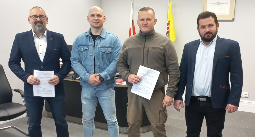 Podpisano pierwsze umowy na realizację zadań publicznych Powiatu Przasnyskiego w zakresie sportu, nauki i kultury!