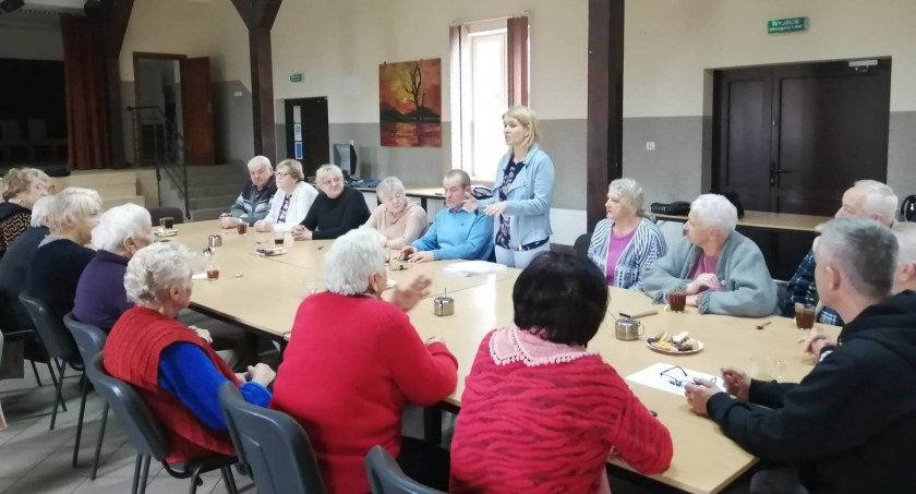Karta Dużej Rodziny – bonusy także dla seniorów 