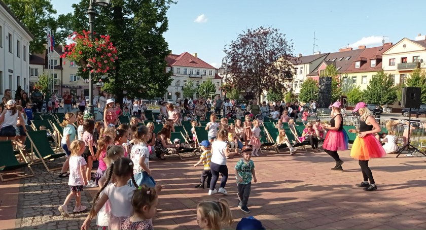 Festyn z okazji Dnia Dziecka z dofinansowaniem Powiatu Przasnyskiego