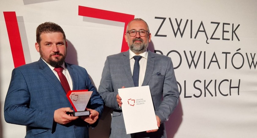 Powiat Przasnyski najlepszym powiatem na Mazowszu! Starosta Krzysztof Bieńkowski odebrał nagrodę podczas Zgromadzenia Ogólnego Związku Powiatów Polskich.
