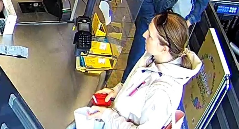 Podejrzana o oszustwo. Policja publikuje wizerunek