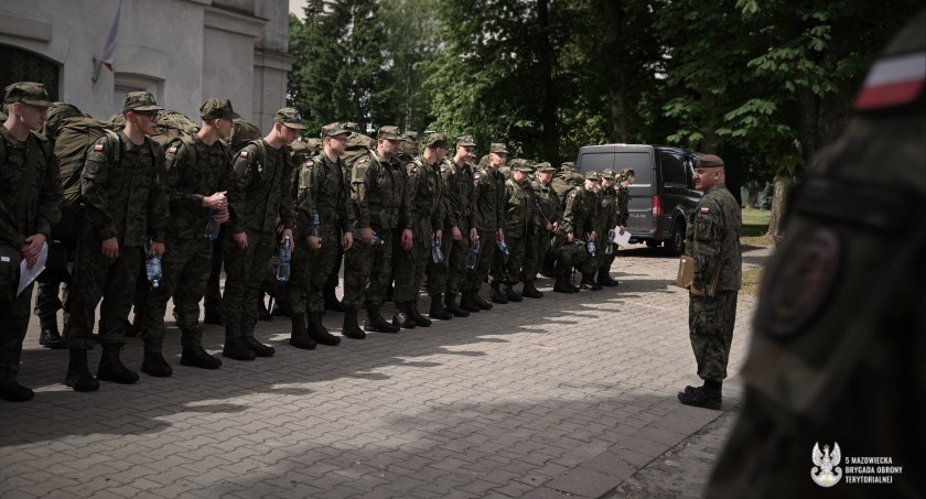 Ze szkolnej ławki prosto na poligon, marsz!