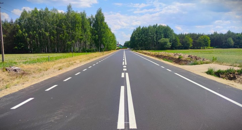 Nowe, bezpieczne oblicze drogi Chorzele - Jednorożec: Powiat Przasnyski dotrzymał słowa!
