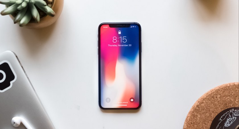 Niesprawdzone serwisy iPhone - dlaczego nie warto korzystać z ich usług?