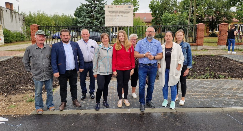 Spotkanie z mieszkańcami sołectwa Małowidz. Droga Chorzele – Jednorożec zyskała nowe, bezpieczne oblicze!